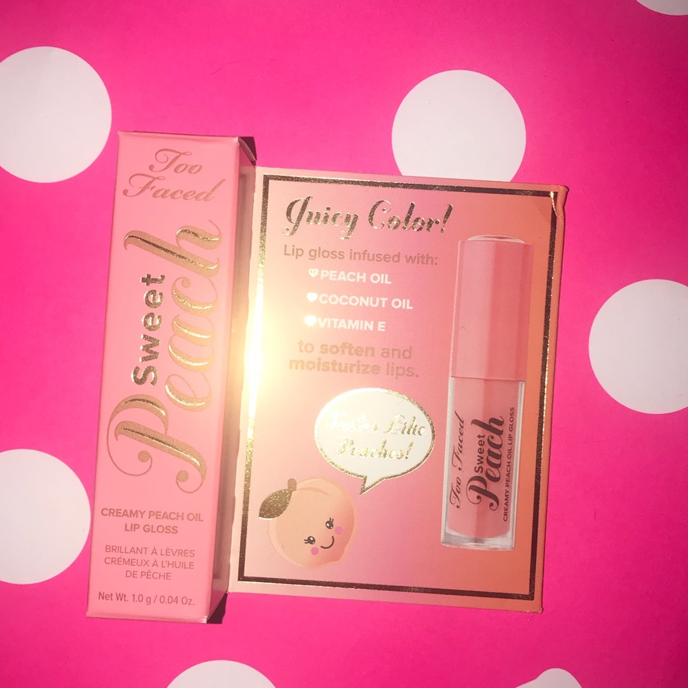🦋FREE WHEN ADDED TO BUNDLE 🦋DELUXE LIPGLOSS